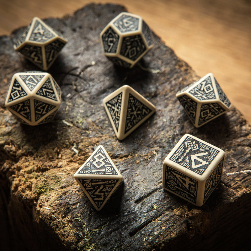 Kości RPG Krasnoludzkie Beżowo-czarne