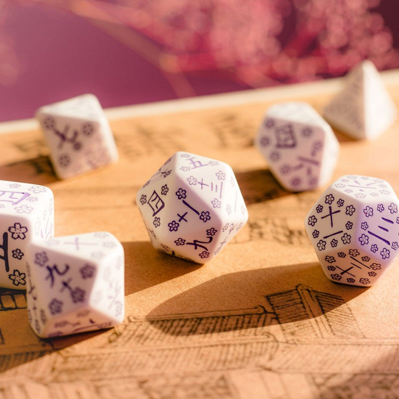 Zestaw RPG Kości Japońskich - Lotos Błękitnej Gwiazdy ( biało-fioletowa )