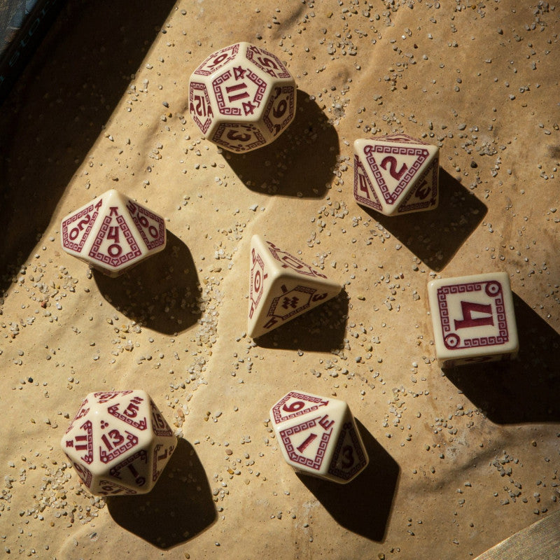 QW SRQU87 RuneQuest Beżowo-bordowe Zestaw 7 QW