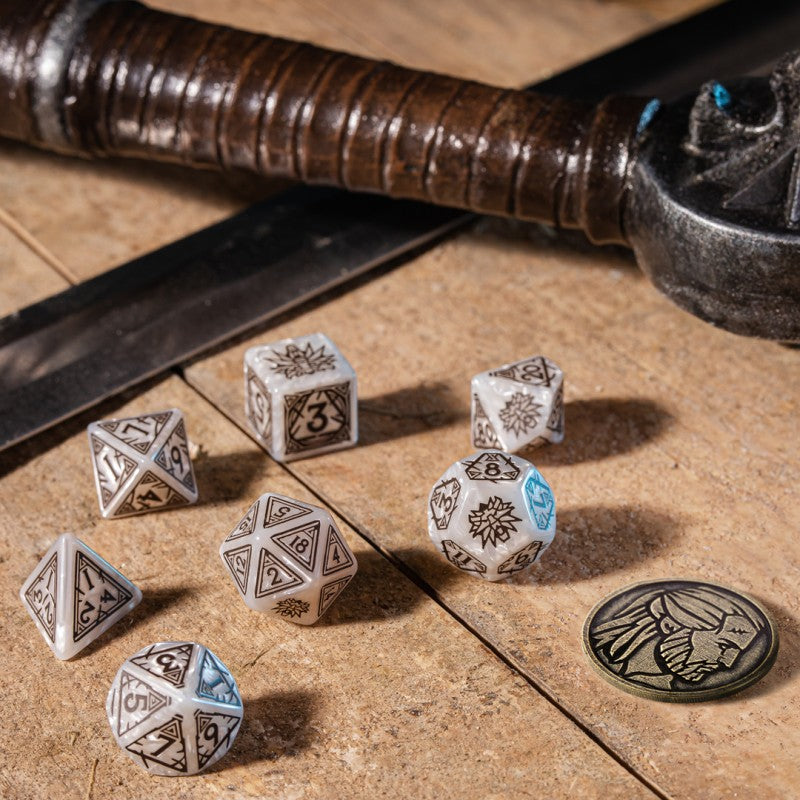 QW SWGE01 Witcher Dice Set Geralt - Biały Wilk